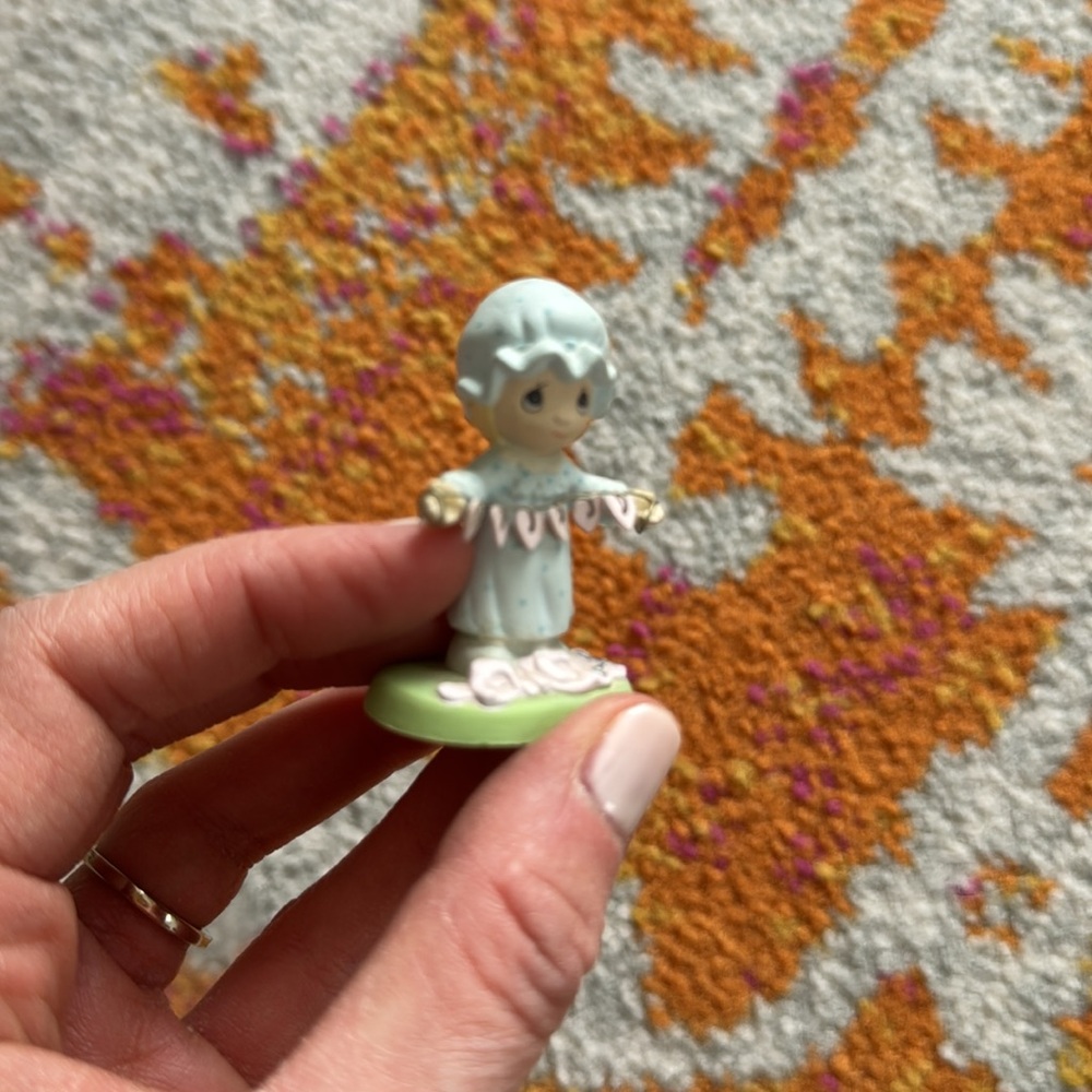 Precious Moments You Have Touched So Many Hearts Miniature Figurine - Picture 8 of 8